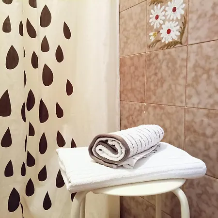 Konukevi Casa Cairo Rooms&services Mombaroccio