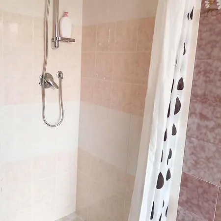 Casa Cairo Rooms&services Mombaroccio