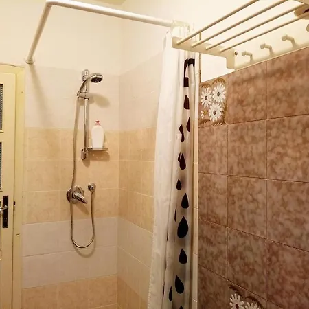 Casa Cairo Rooms&services Affittacamere Mombaroccio