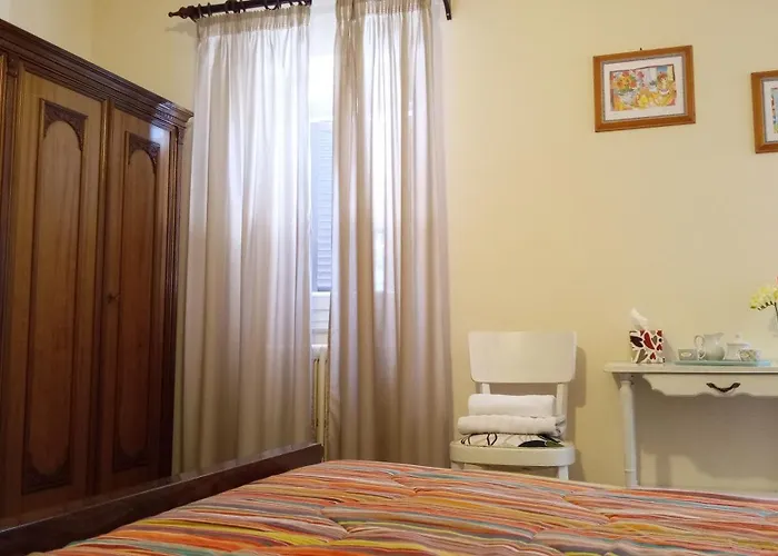 Casa Cairo Rooms&services Guest house Mombaroccio