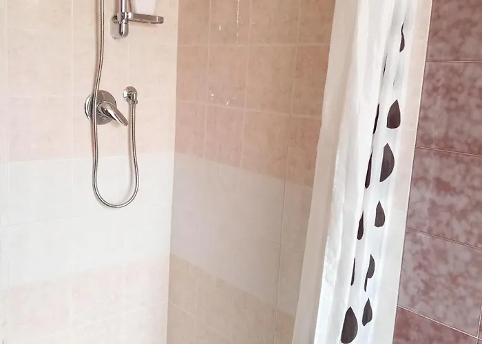 Casa Cairo Rooms&services Mombaroccio